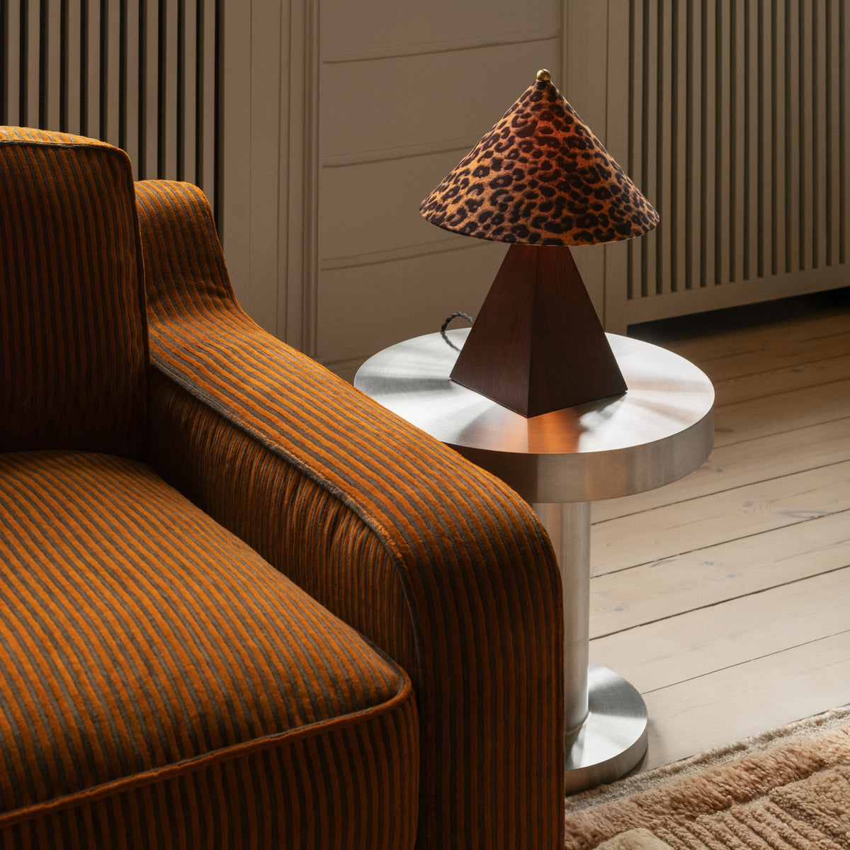 Pyramid Table Lamp Small Leopard