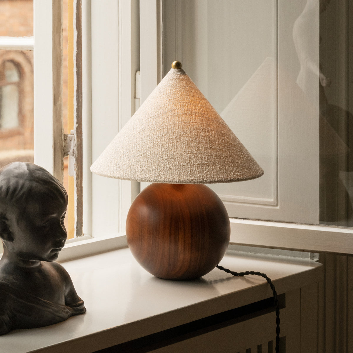 Sphere Table Lamp White