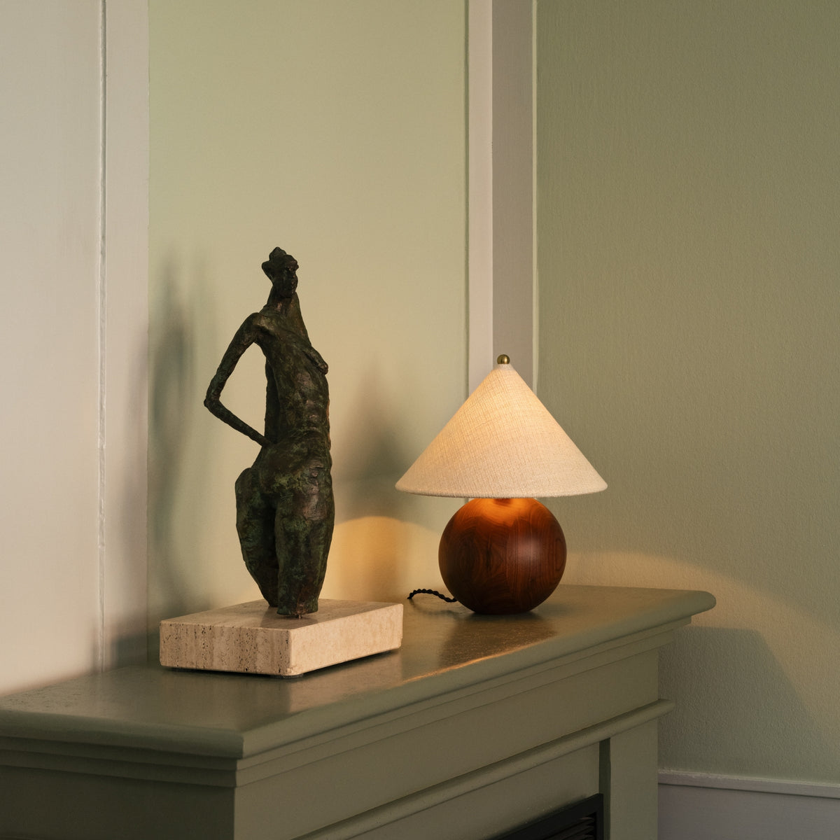 Sphere Table Lamp White