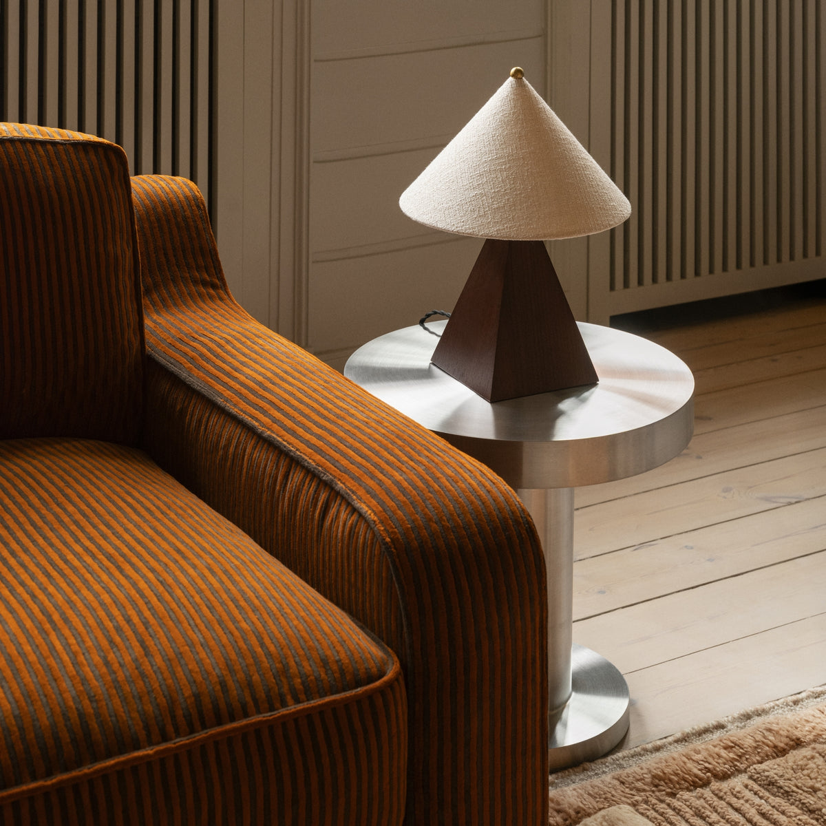 Pyramid Table Lamp Small White