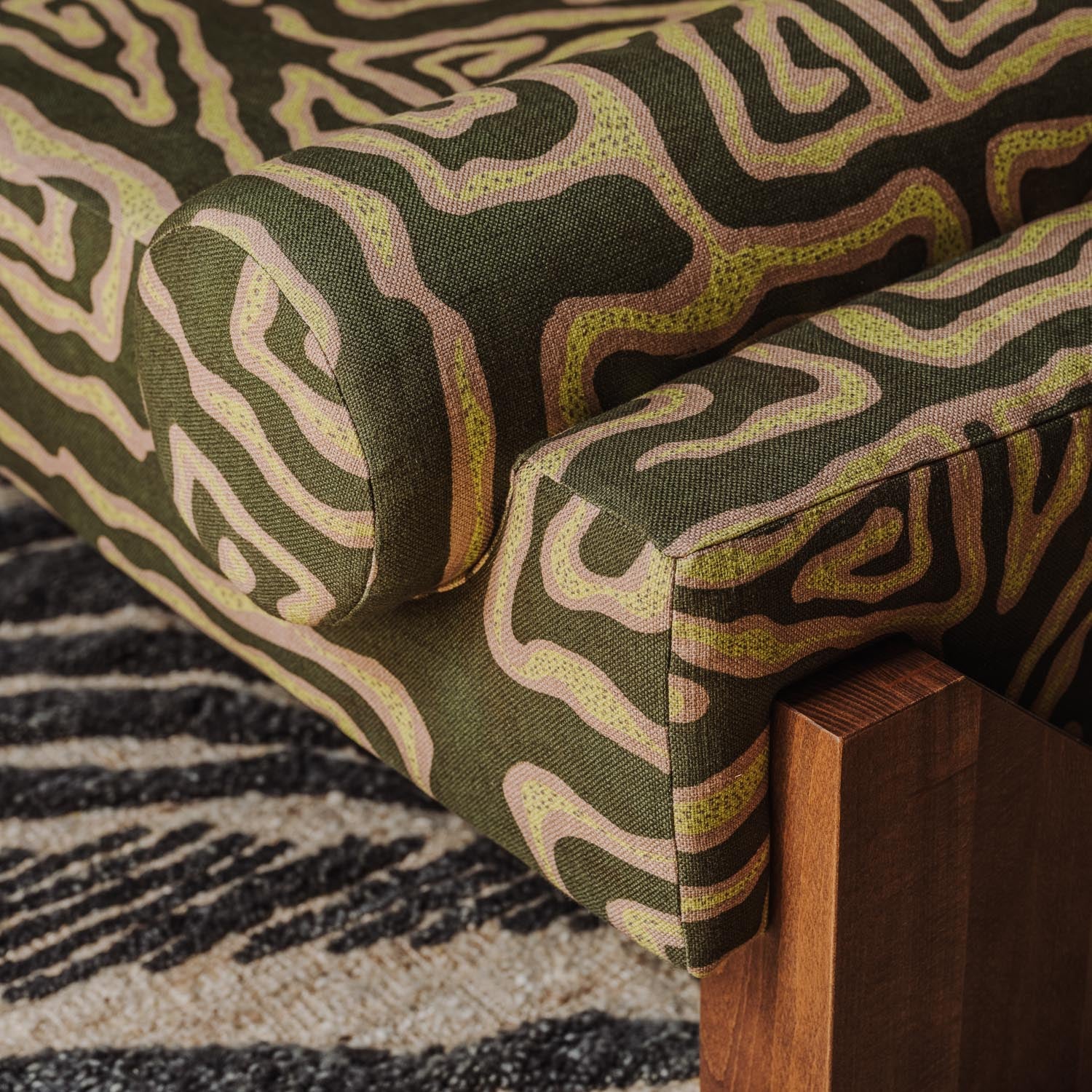 V Daybed Beaten Track Green